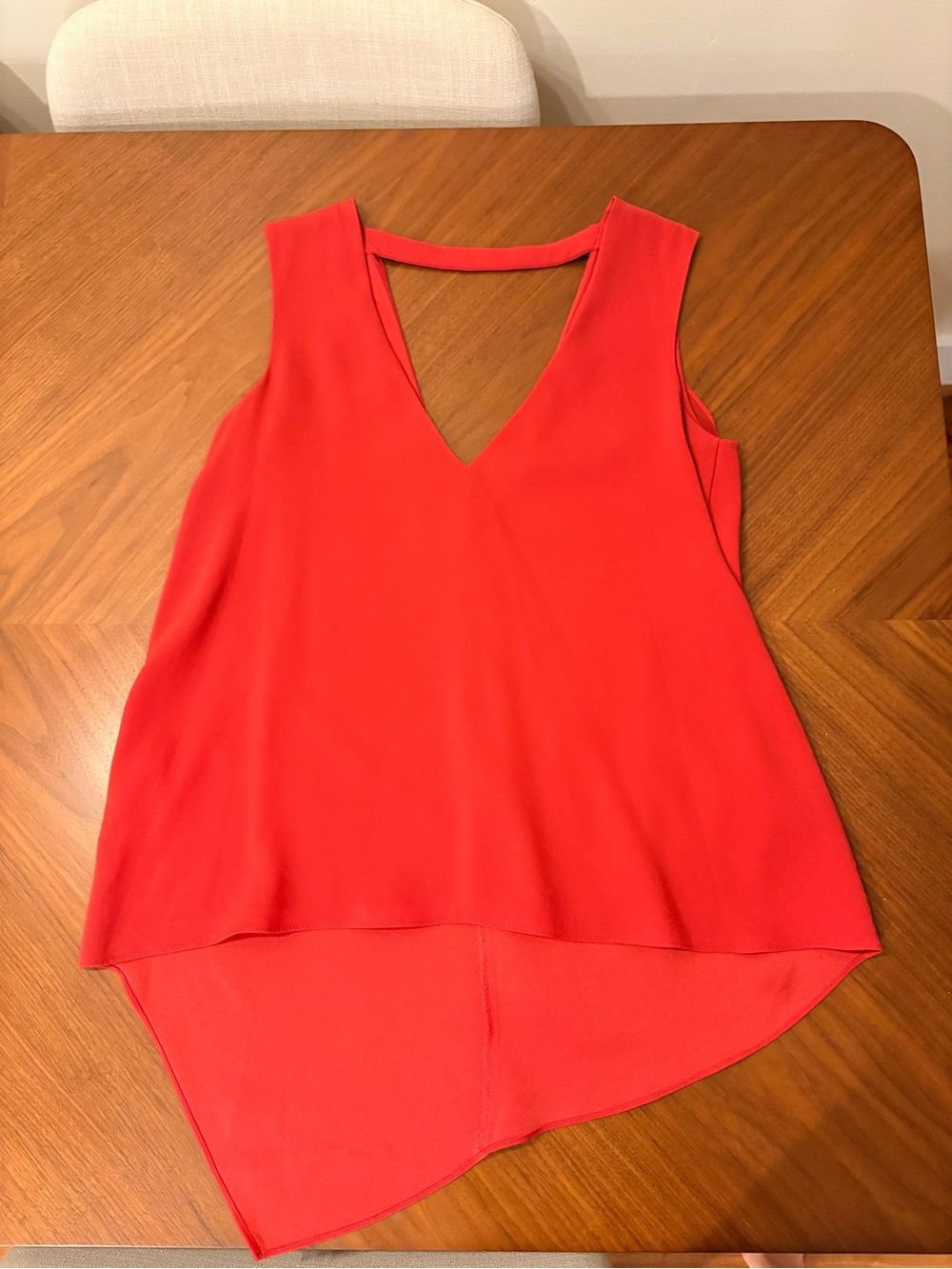 BCBG MAXAZRIA Red V-Neck Sleeveless Women's Top